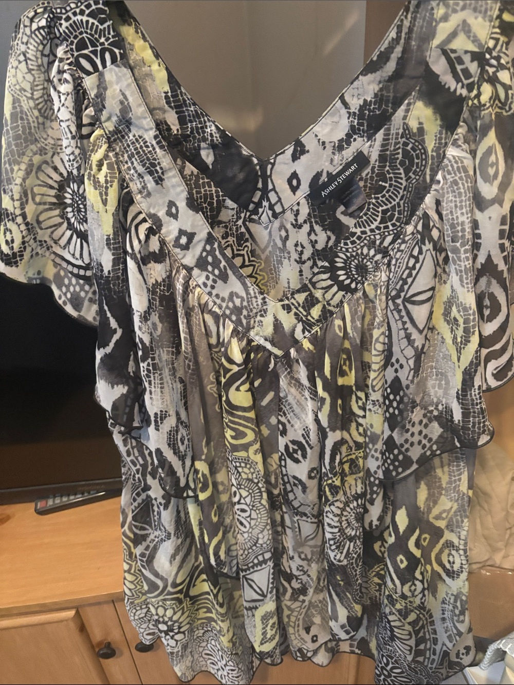 Ashley Stewart Yellow & Gray Printed Flutter-Sleeve Blouse